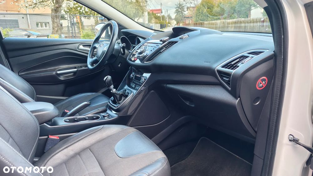 Ford Kuga 1.6 EcoBoost 2x4 Individual - 29