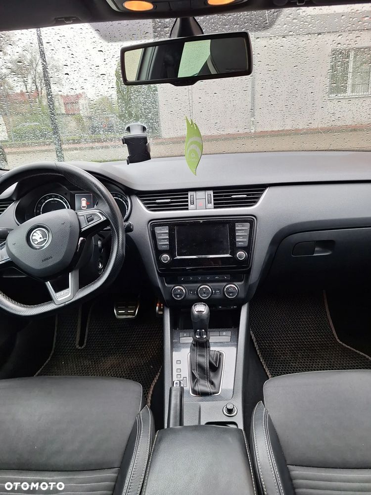 Skoda Octavia 2.0 TDI DSG RS - 6