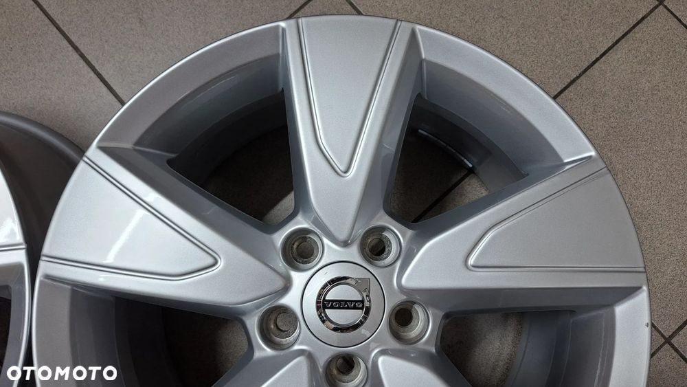 Felgi Aluminiowe 17 Volvo XC 40 5x108 ET 50.5 - 10