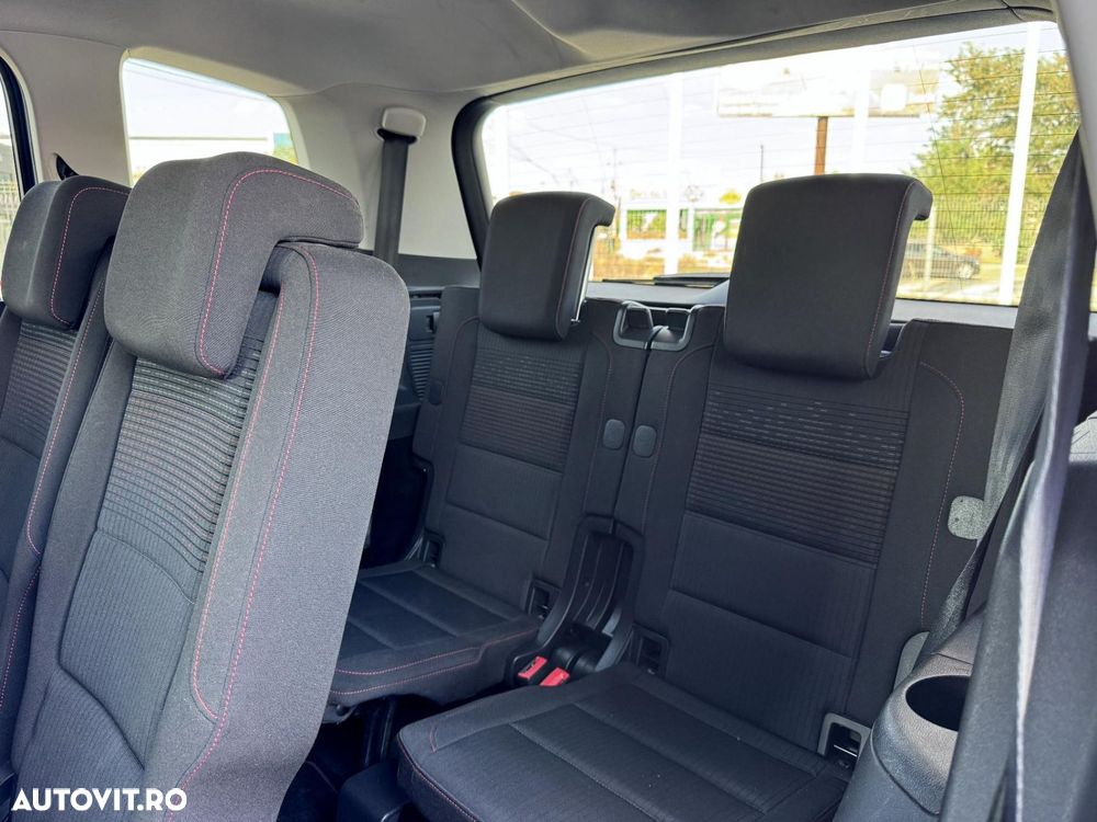 Volkswagen Touran - 27
