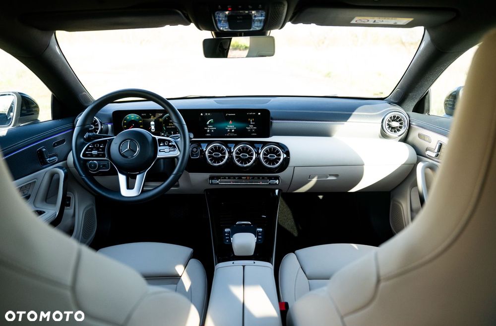 Mercedes-Benz CLA - 27