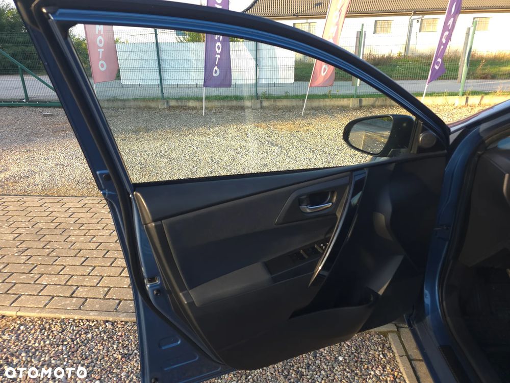 Toyota Auris 2015
