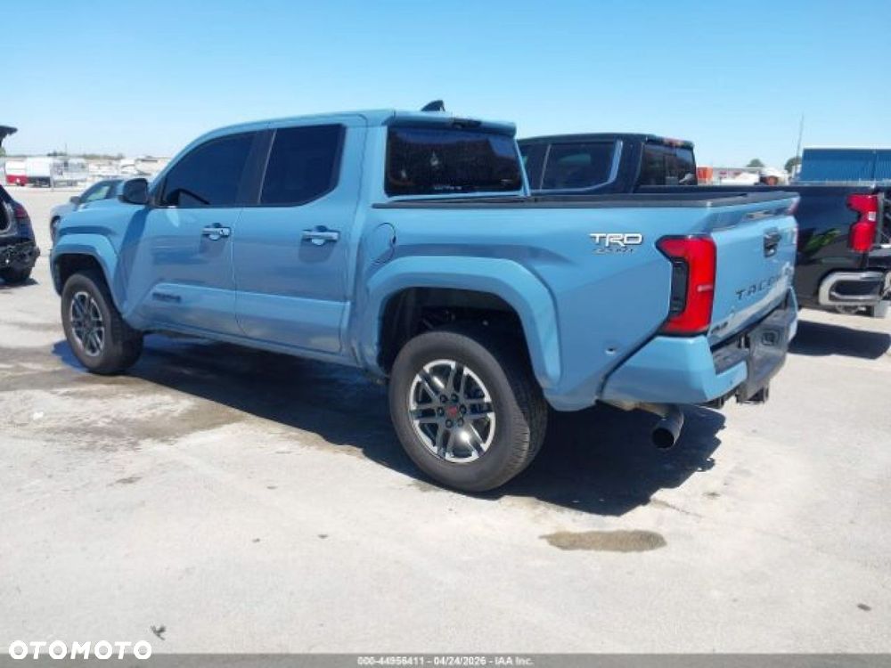 Toyota Tacoma - 4