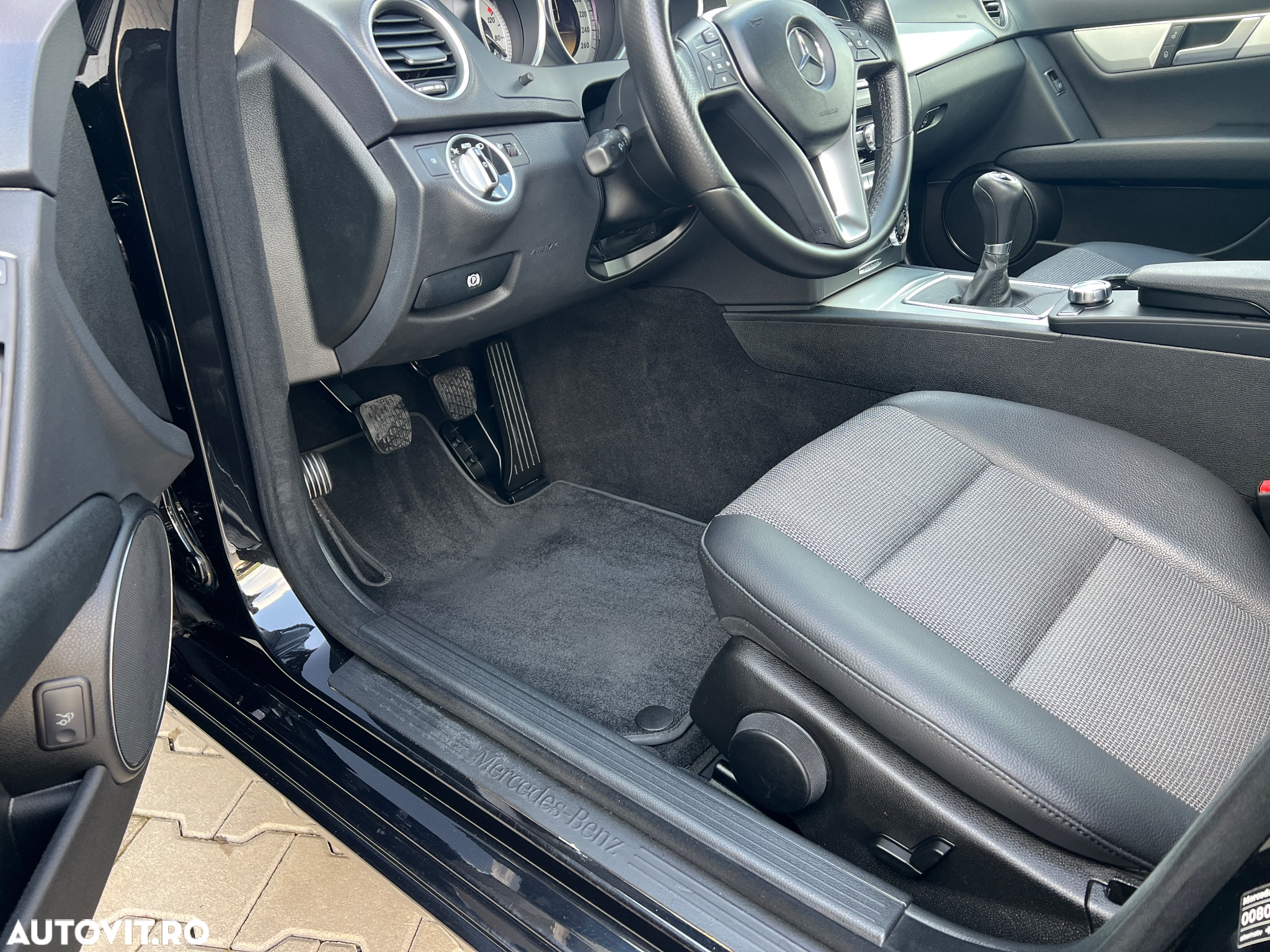 Mercedes-Benz C 180 CGI BlueEFFICIENCY Avantgarde - 16