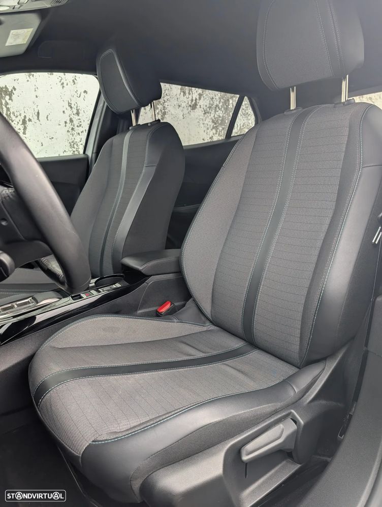 Peugeot e-2008 50 kWh Allure Pack - 14