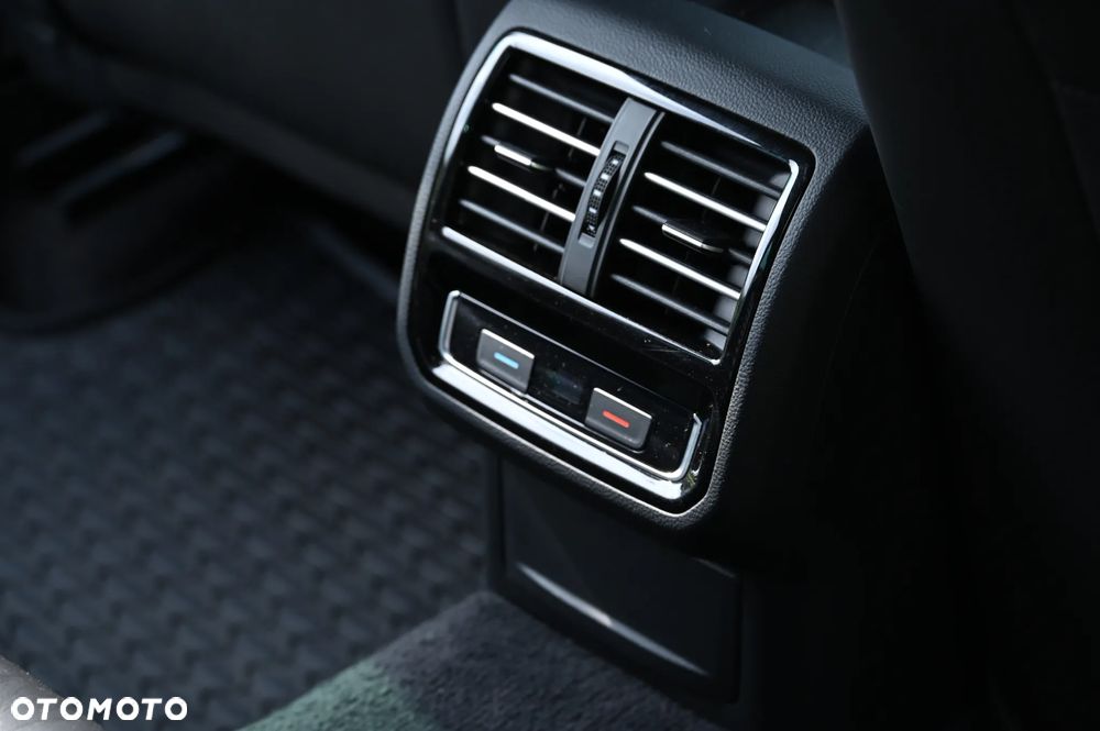 Volkswagen Passat 2.0 TDI Bi-Turbo BMT 4Mot Highline DSG - 23