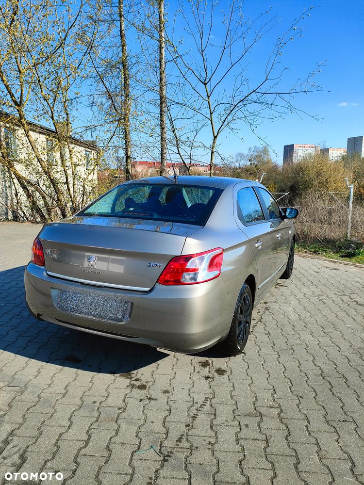 Peugeot 301 1.2 Pure Tech Active - 10