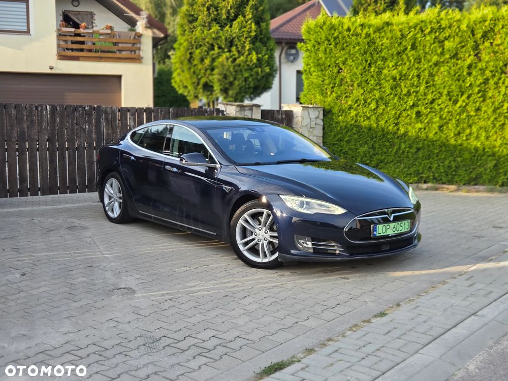 Tesla Model S 85 D - 1