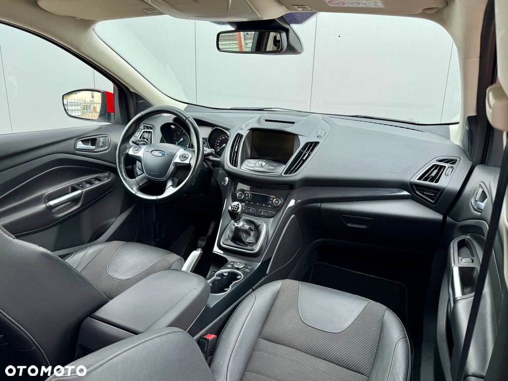 Ford Kuga - 10