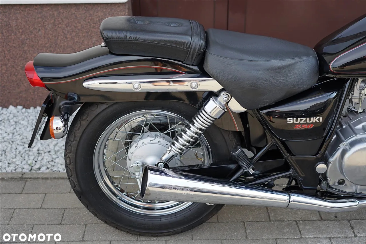 Suzuki GZ - 4
