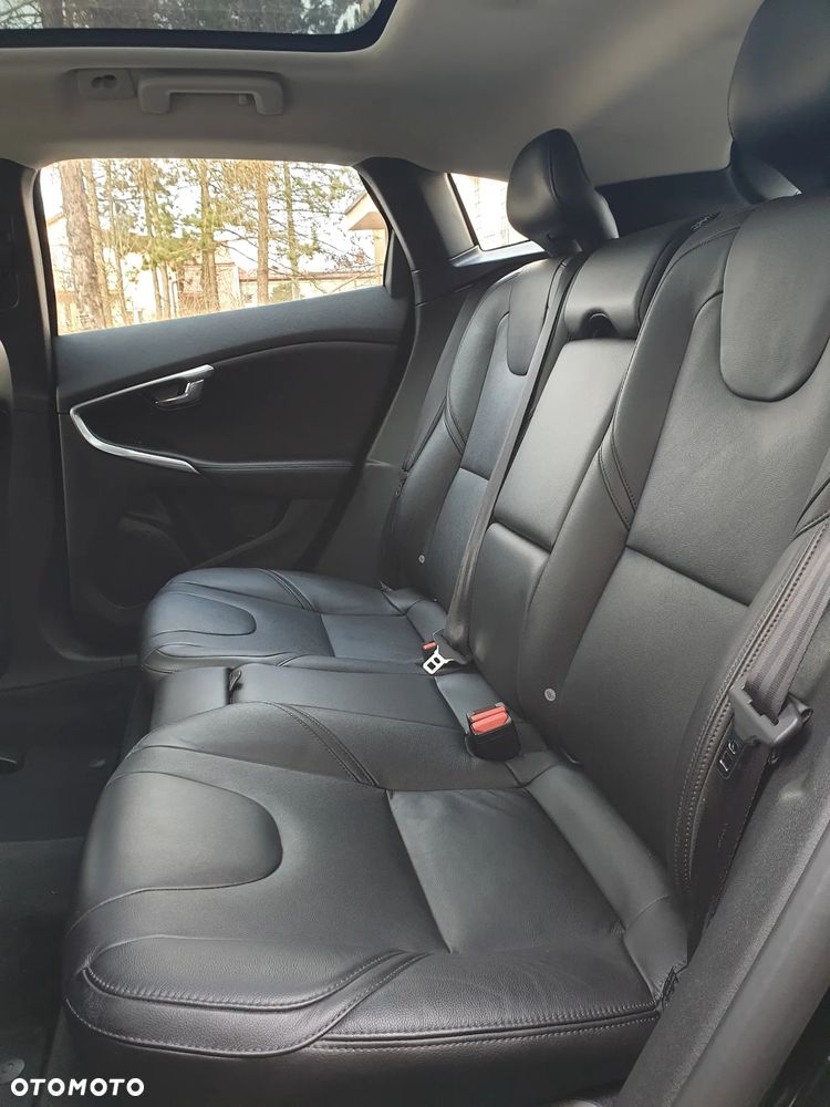 Volvo V40 D3 Inscription - 36