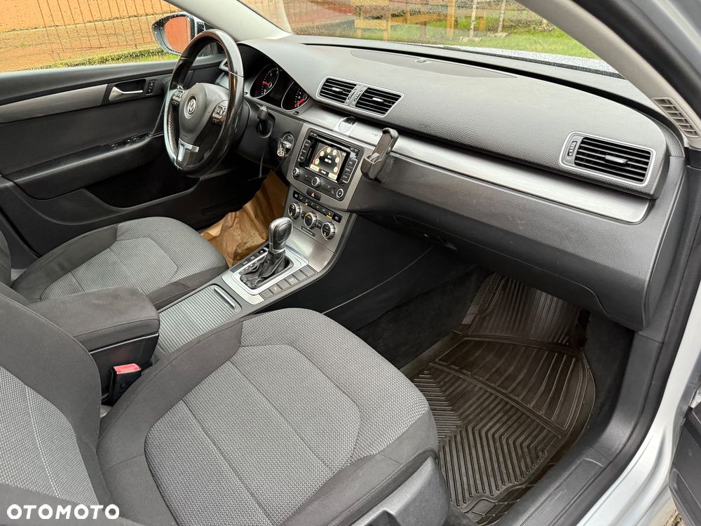 Volkswagen Passat 2.0 TDI DSG BlueMotion Technology Comfortline - 13