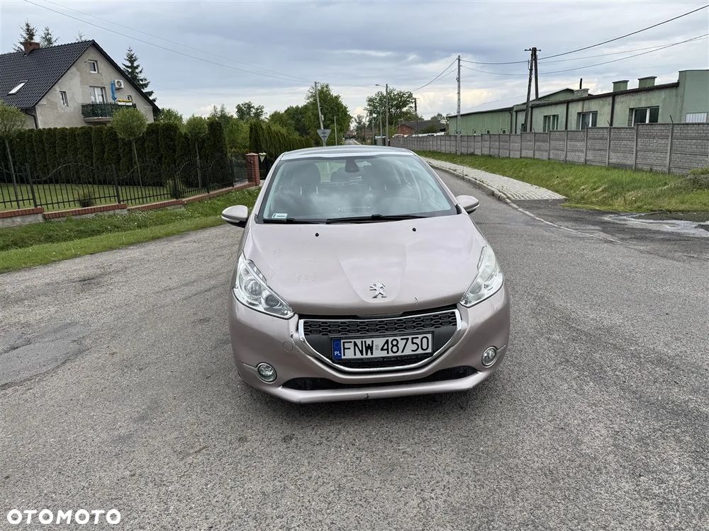 Peugeot 208 - 4