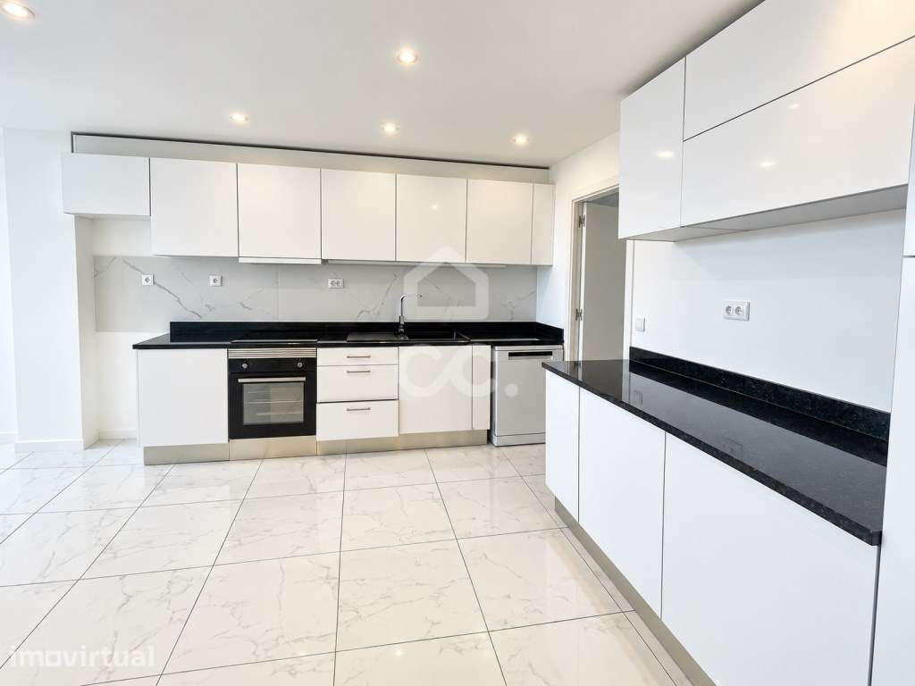 APARTAMENTO T3 RENOVADO PARA ARRENDAMENTO | CENTRO DE SANTO TIRSO - Grande imagem: 2/13