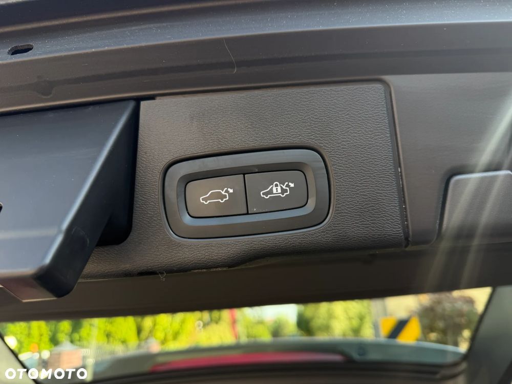 Volvo XC 60 B4 B Momentum Pro - 36