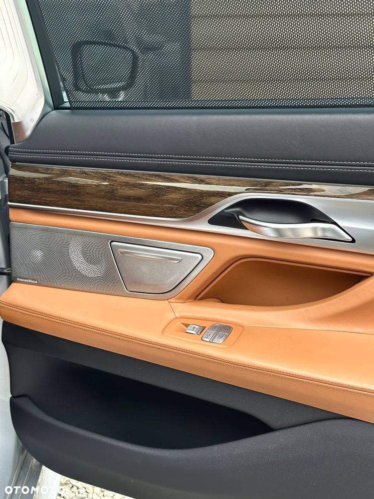 BMW Seria 7 750Li xDrive - 18