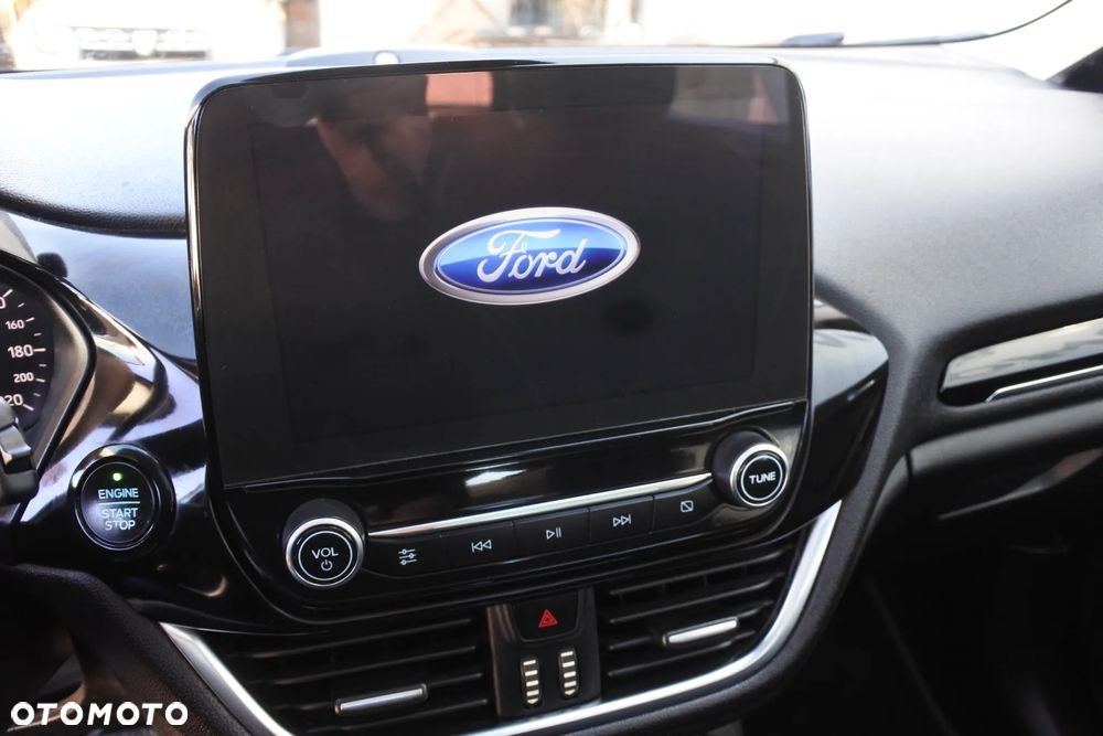 Ford Fiesta 1.0 EcoBoost S&S TITANIUM X - 29