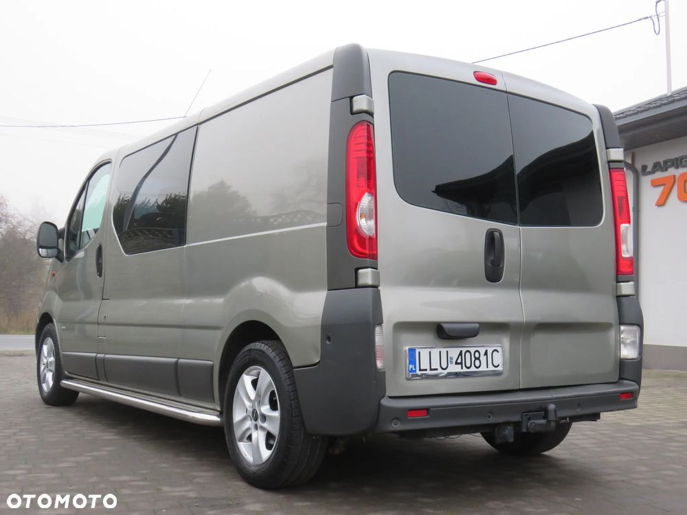 Opel Vivaro Long 2.5CDTI 145Ps *Brygadówka 6 osób*Automat* - 18
