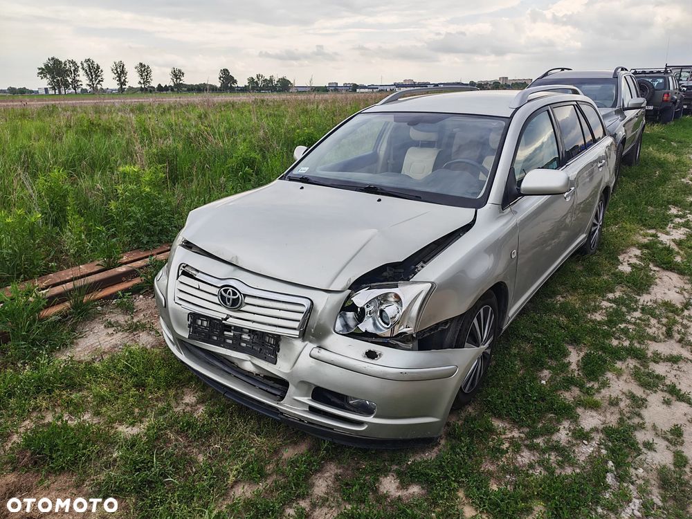 Toyota Avensis - 1