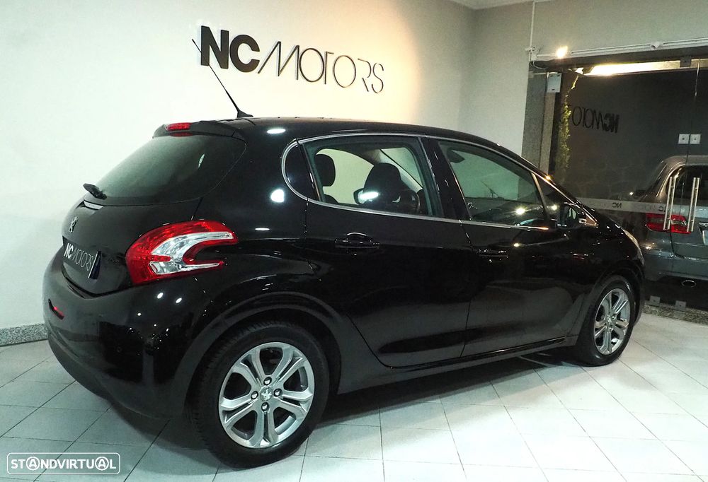 Peugeot 208 82 VTI Allure - 4