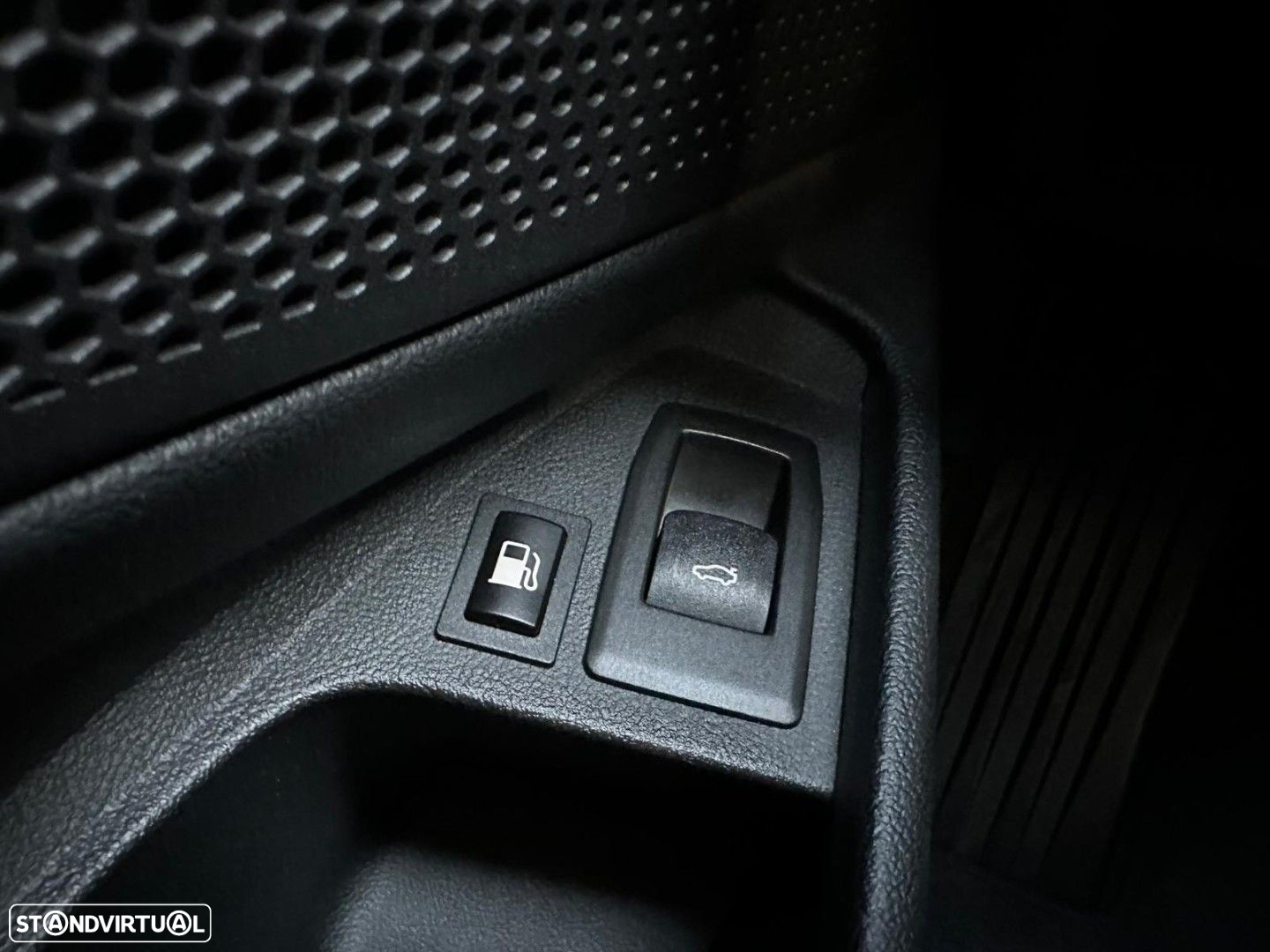 BMW 330 e Touring Corporate Edition Auto - 46