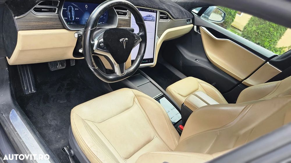 Tesla Model S Performance - 7
