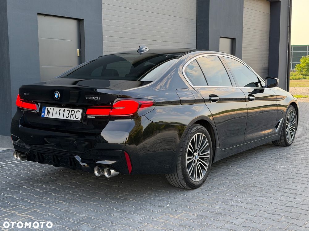 BMW Seria 5 530i xDrive Sport Line - 7