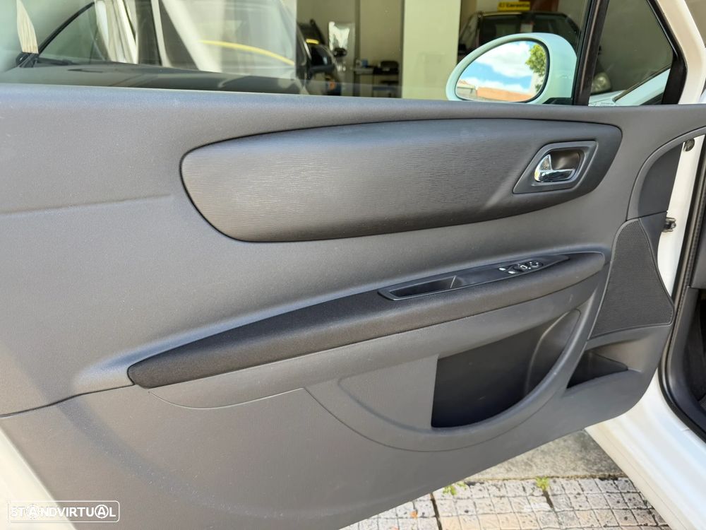 Citroën C4 1.6 HDi VTR - 29