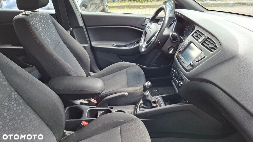 Hyundai i20 - 12