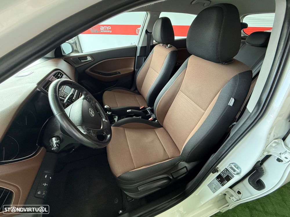 Hyundai i20 1.2 Blue LED - 10