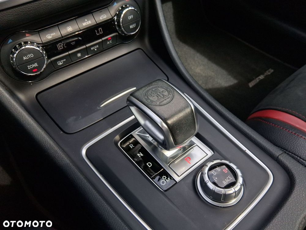 Mercedes-Benz GLA - 17