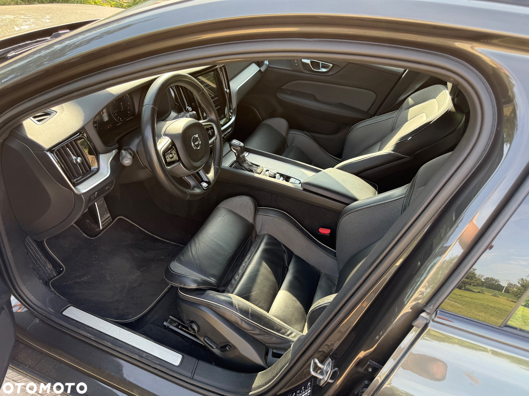 Volvo V60 D4 R-Design - 10