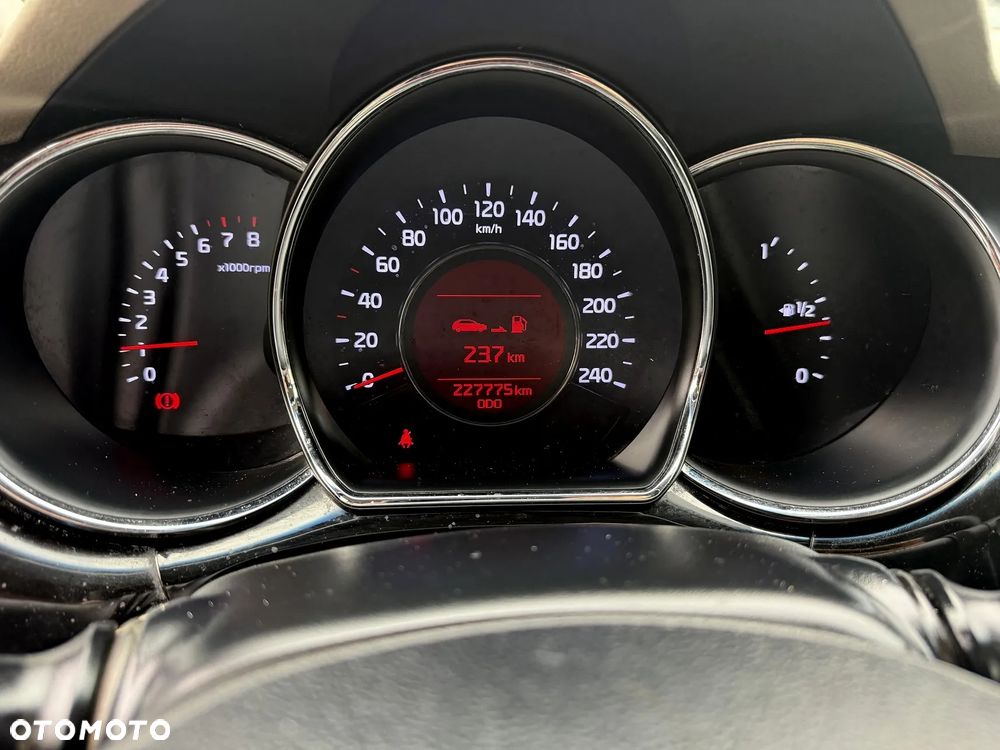 Kia Ceed - 13