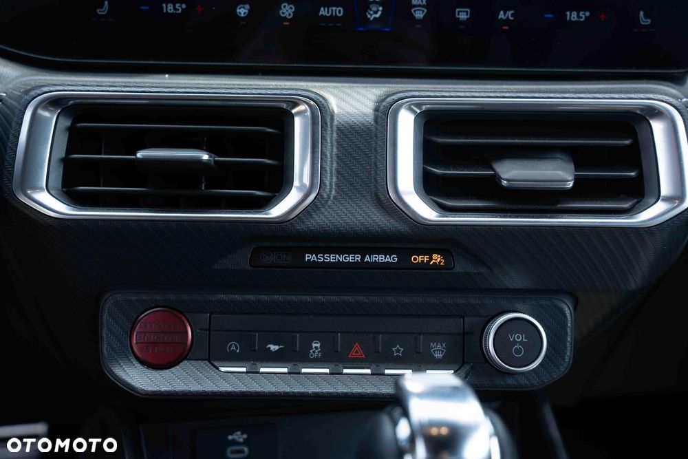 Ford Mustang - 24