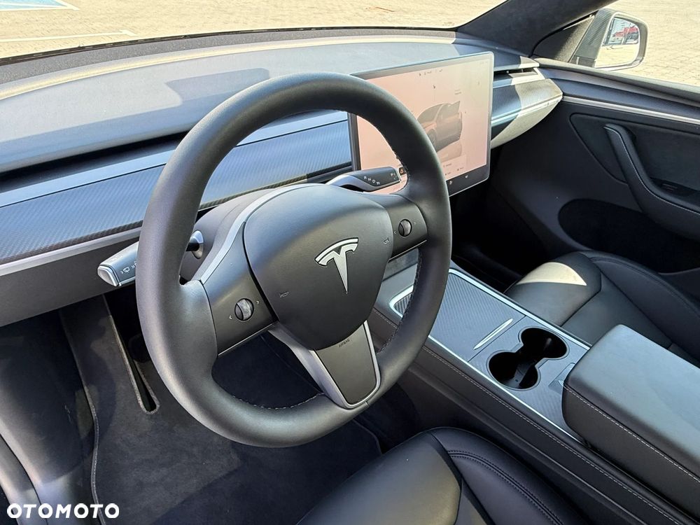 Tesla Model Y Performance Dual Motor AWD - 13