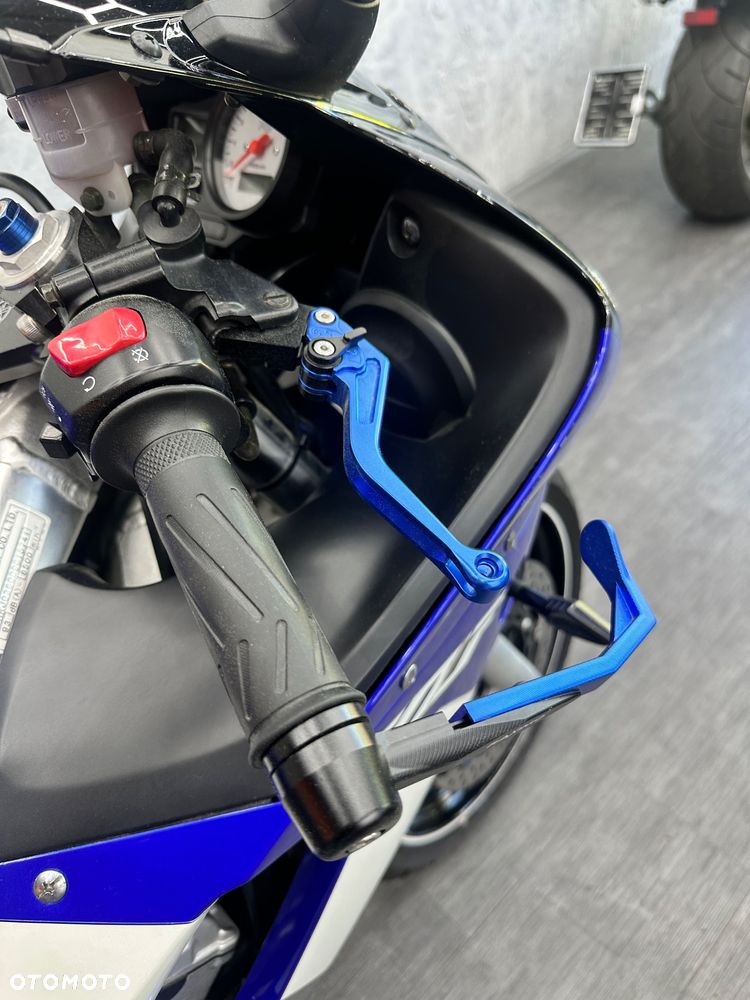 Yamaha R6 - 19