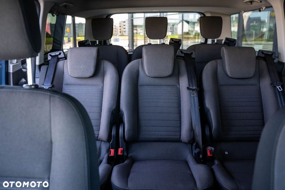 Ford Tourneo Custom - 16