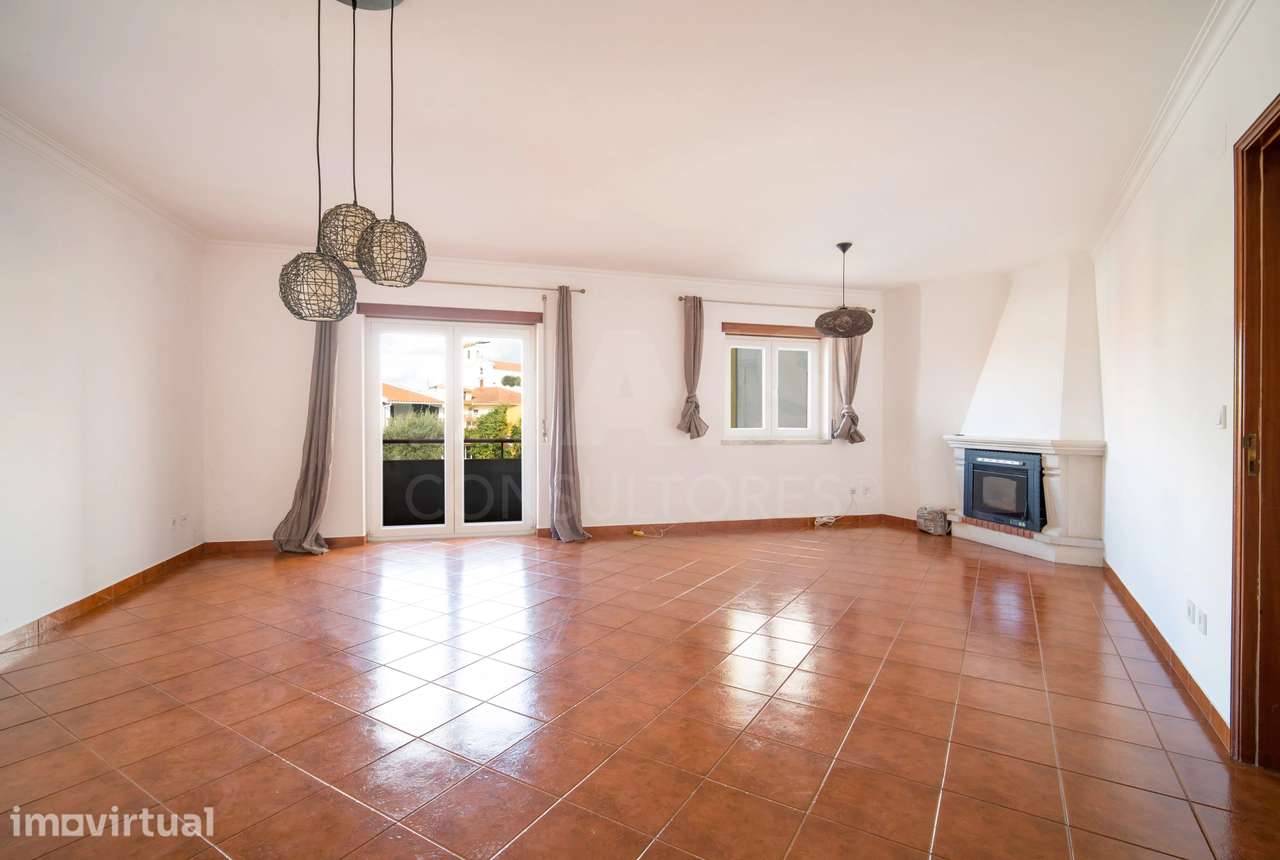 Apartamento T3 no Centro do Cadaval - Grande imagem: 2/43