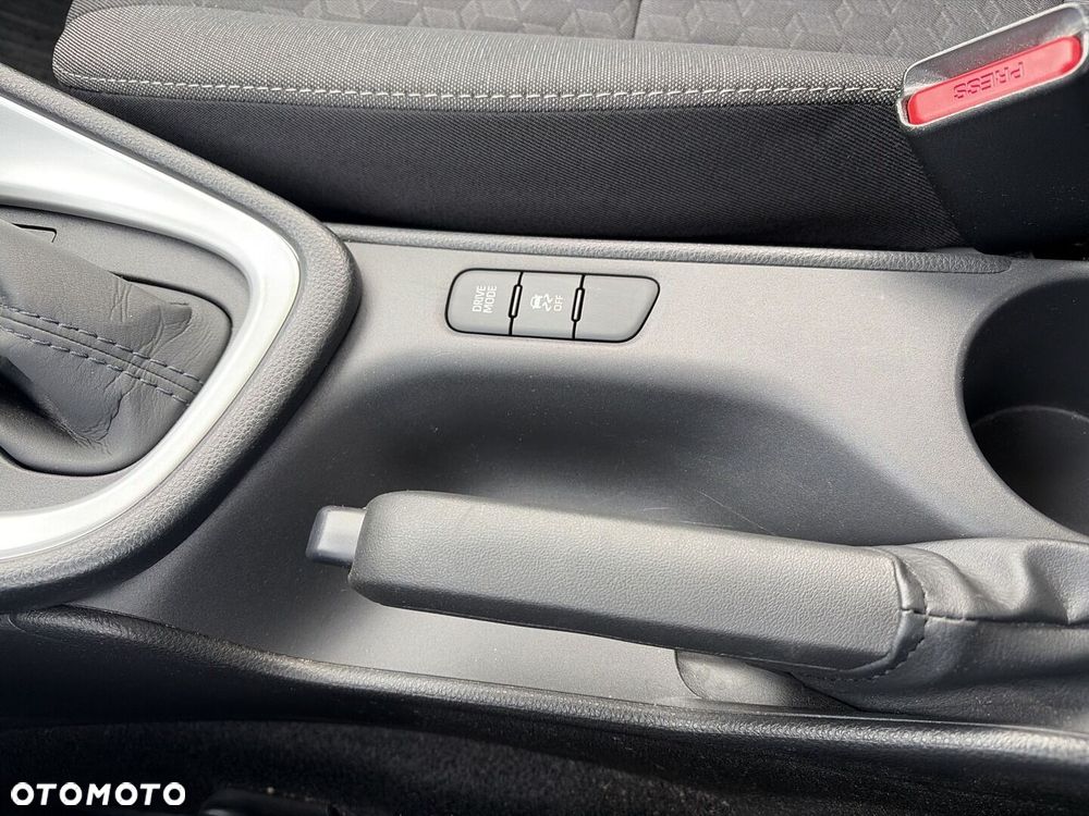 Toyota Yaris 1.5 Comfort CVT - 24