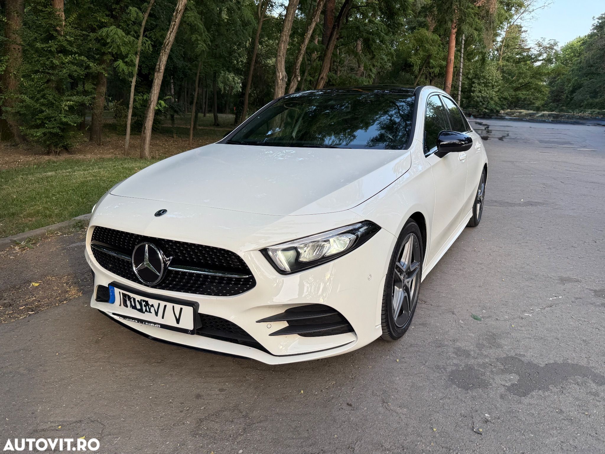 Mercedes-Benz A 180 d 7G-DCT AMG Line - 1