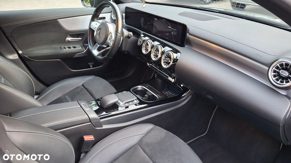 Mercedes-Benz Klasa A 200 Edycja specjalna 7G-DCT - 21