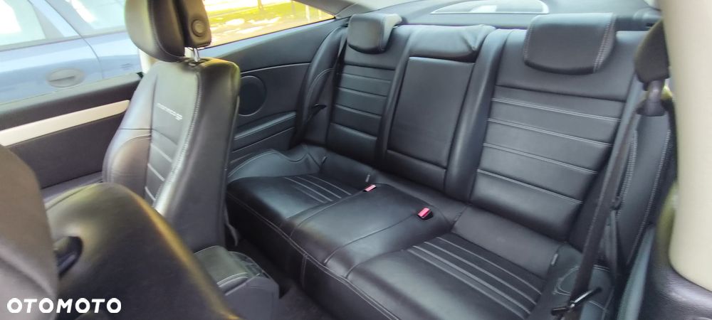 Renault Laguna 3.0 dCi V6 Initiale - 6