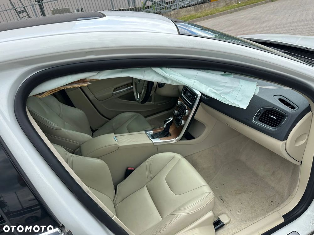 Volvo S60 - 25