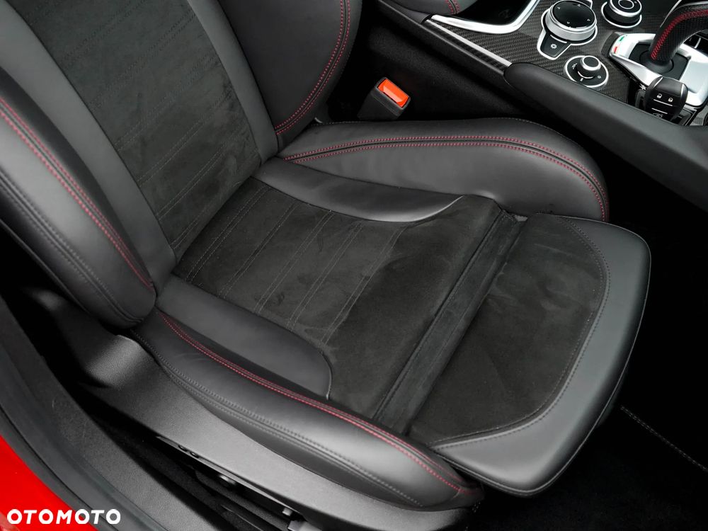 Alfa Romeo Giulia 2.0 Turbo Veloce Q4 - 26