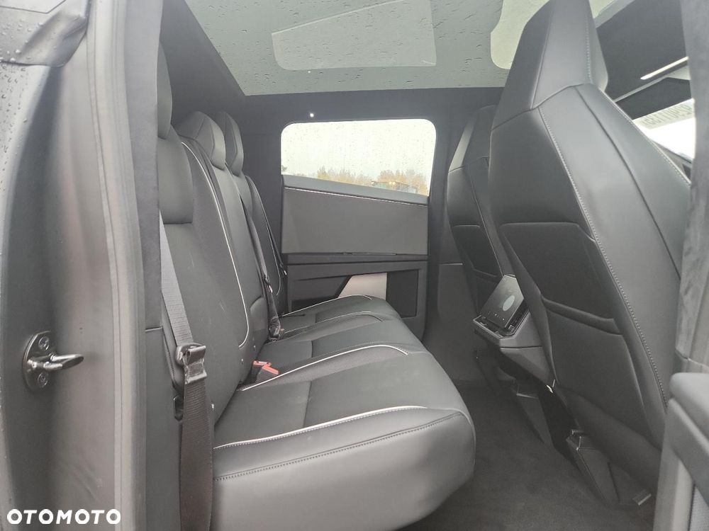 Tesla Cybertruck - 10