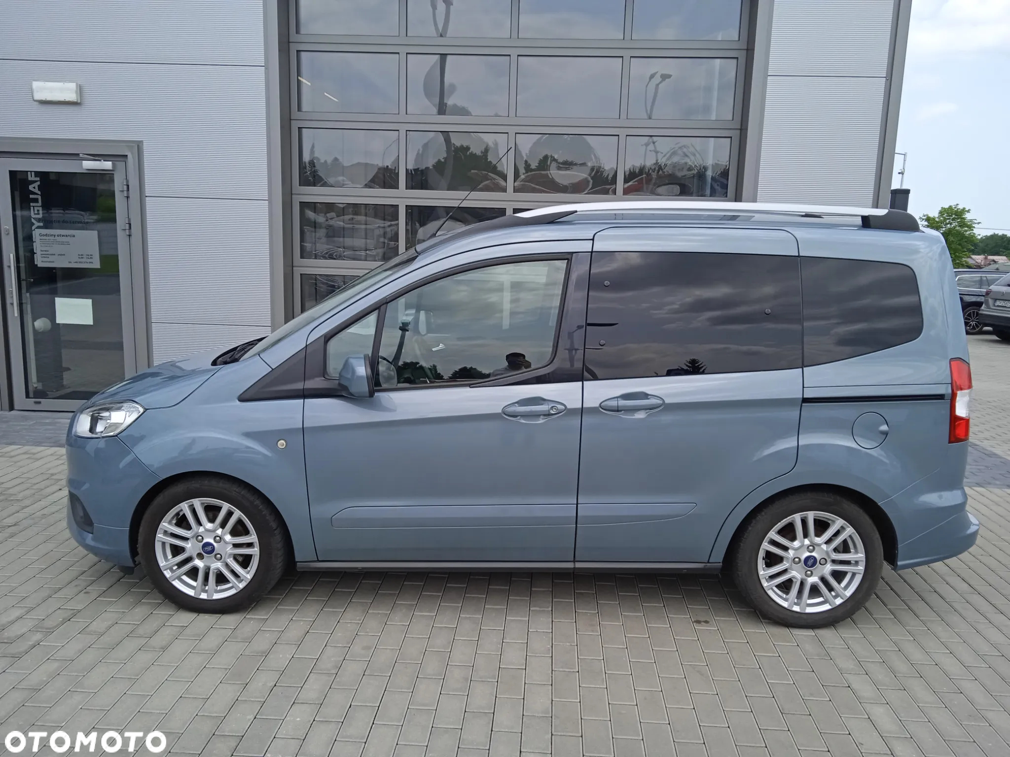 Ford Tourneo Courier 1.5 TDCi Titanium - 3