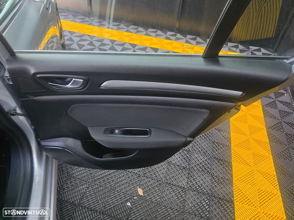 Renault Mégane Sport Tourer BLUE dCi 115 EDC EQUILIBRE - 16