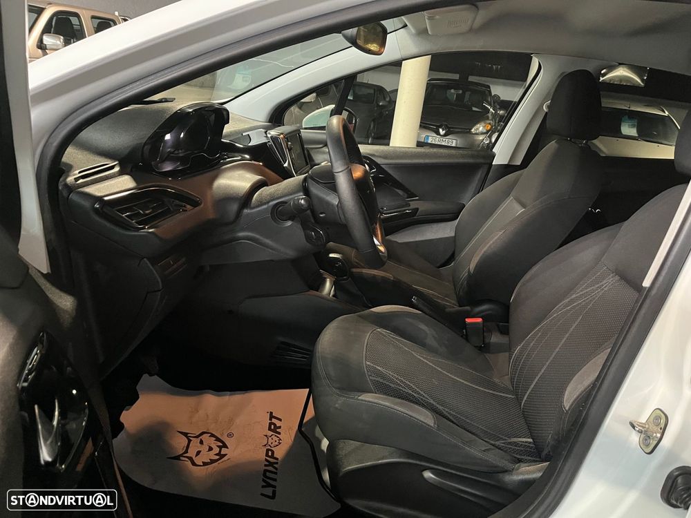 Peugeot 208 1.2 PureTech Allure - 16