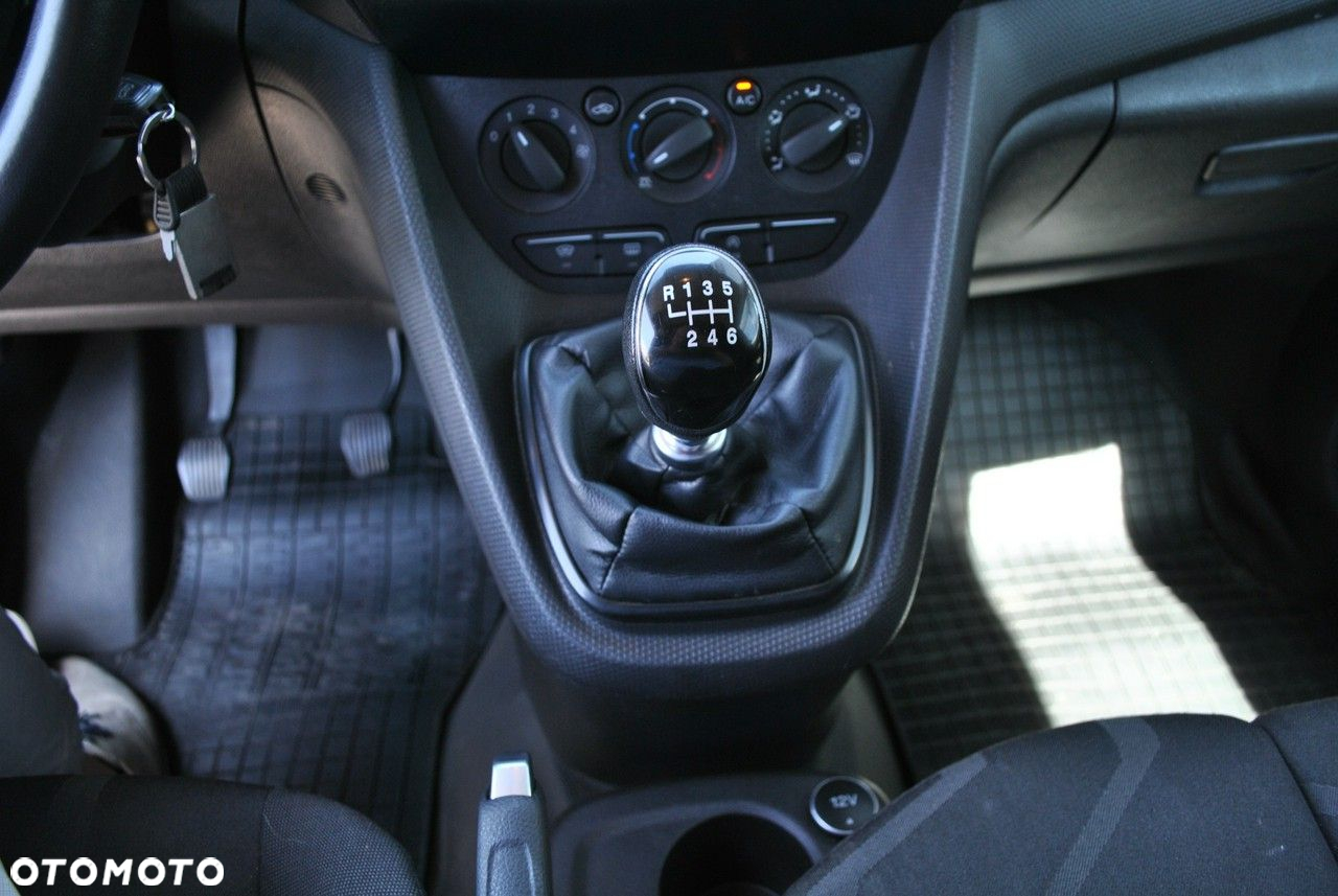 Ford Transit Connect - 20