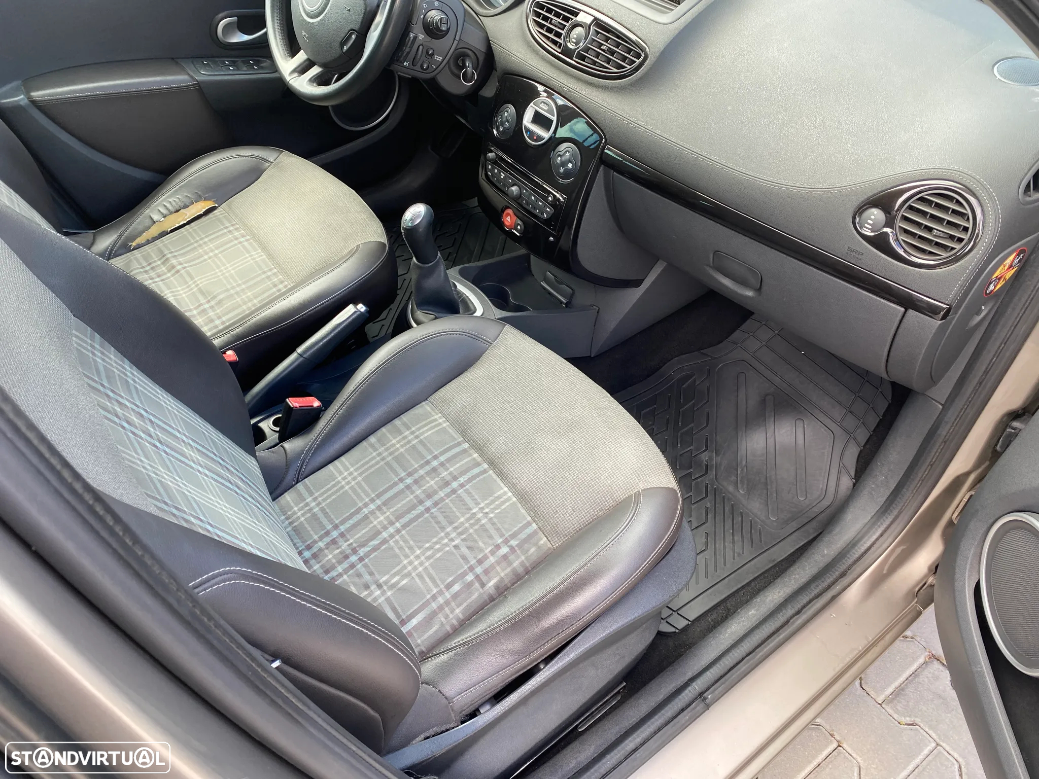 Renault Clio Break 1.5 dCi Dynamique S - 15